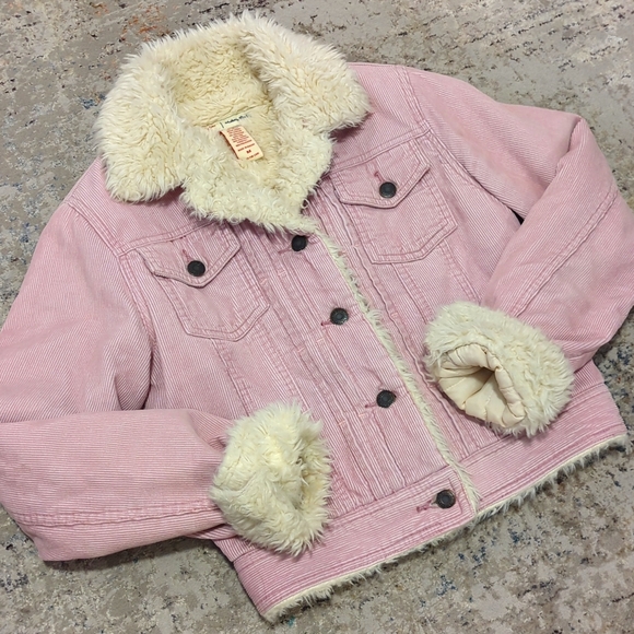 Abercrombie & Fitch Jackets & Blazers - Abercrombie & Fitch RARE Y2K baby pink corduroy faux fur jacket